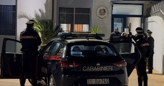 San Benedetto - Due truffatori in fuga arrestati dai carabinieri con un maxi bottino